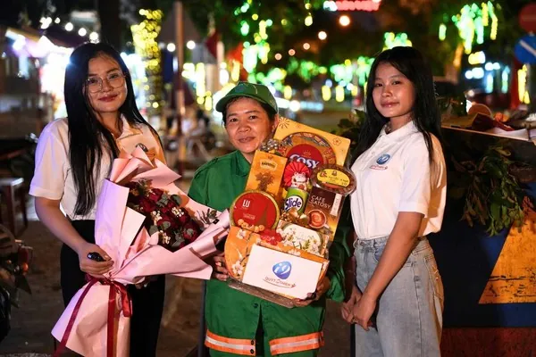 Người dùng đang tìm kiếm câu trả lời trong trung tâm hỗ trợ NHATVIP