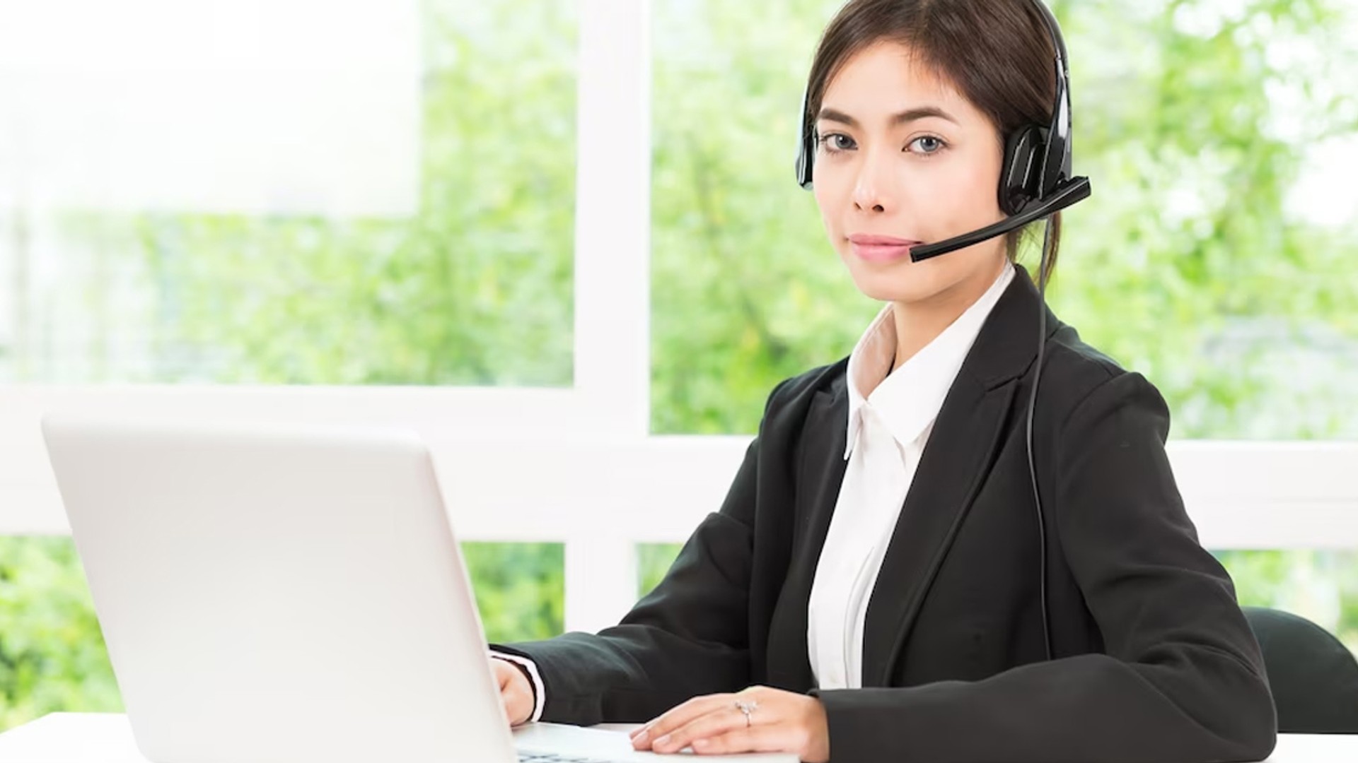 Đội ngũ hỗ trợ chuyên nghiệp của NHATVIP